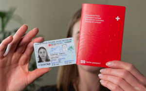 Biometrische Identitätskarte mit Chip und zwei Fingerabdrücken